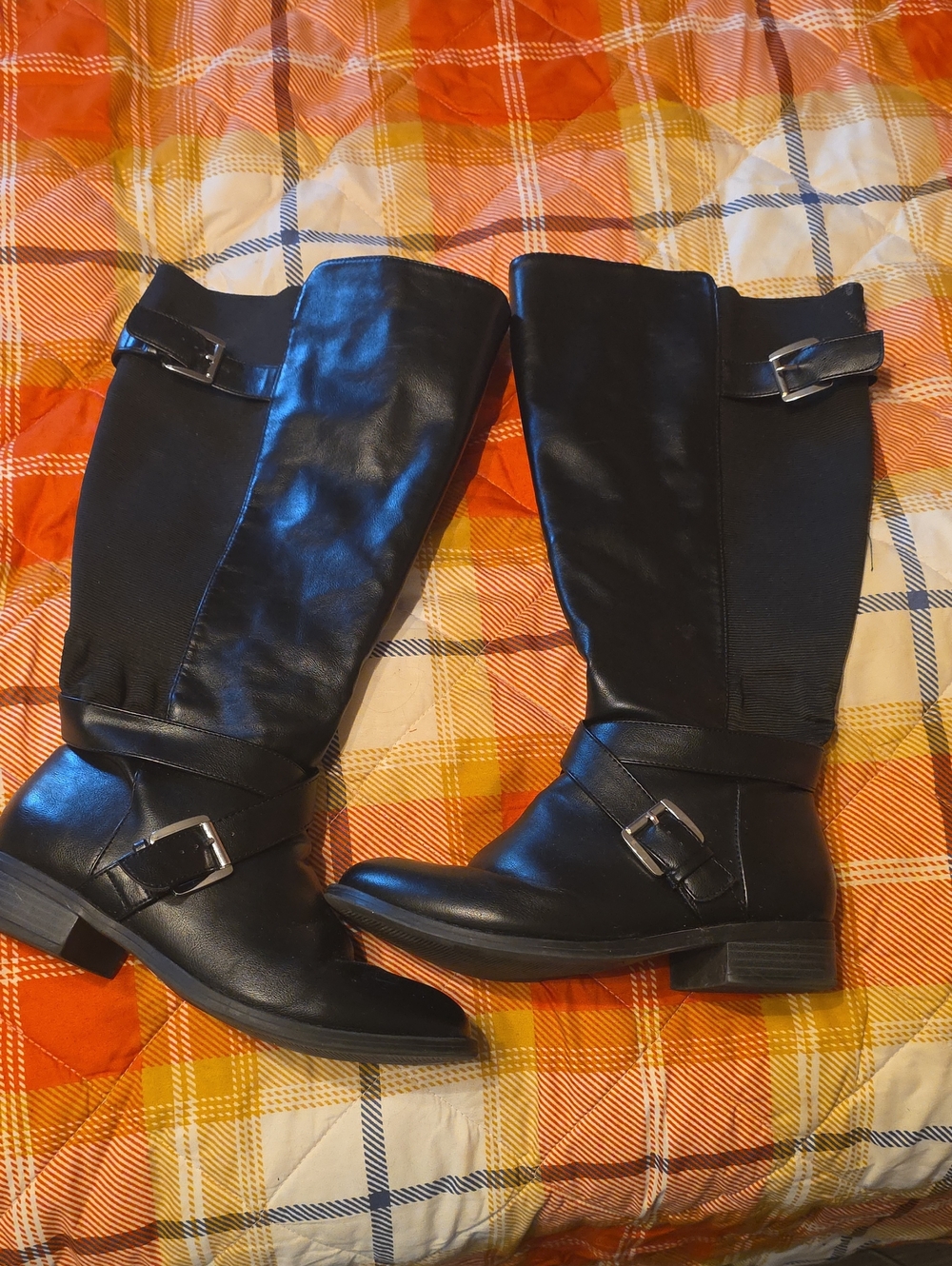 Black Women’s Knee-High Buckle Boots